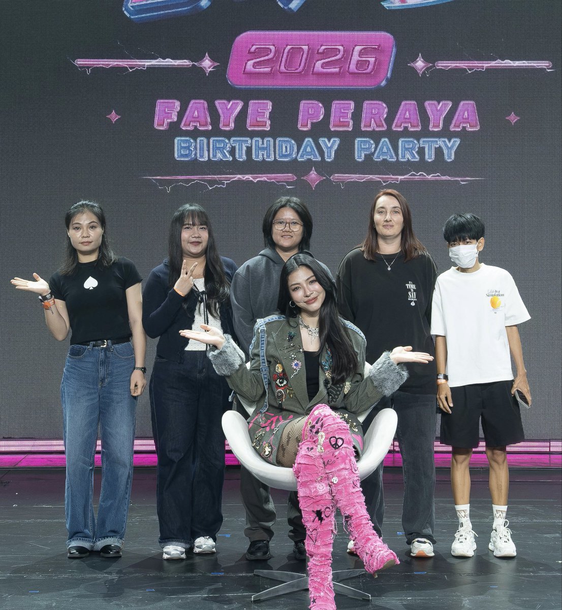 Fayefanfr's tweet photo. Let's go back to France, I came for the first time and I fell in love with Thailand I don't want to leave anymore 🥺😭😭😭.

See you next year 
#FayePeraya #AtomPariya #FayeAtom https://t.co/I8MzgD14pc