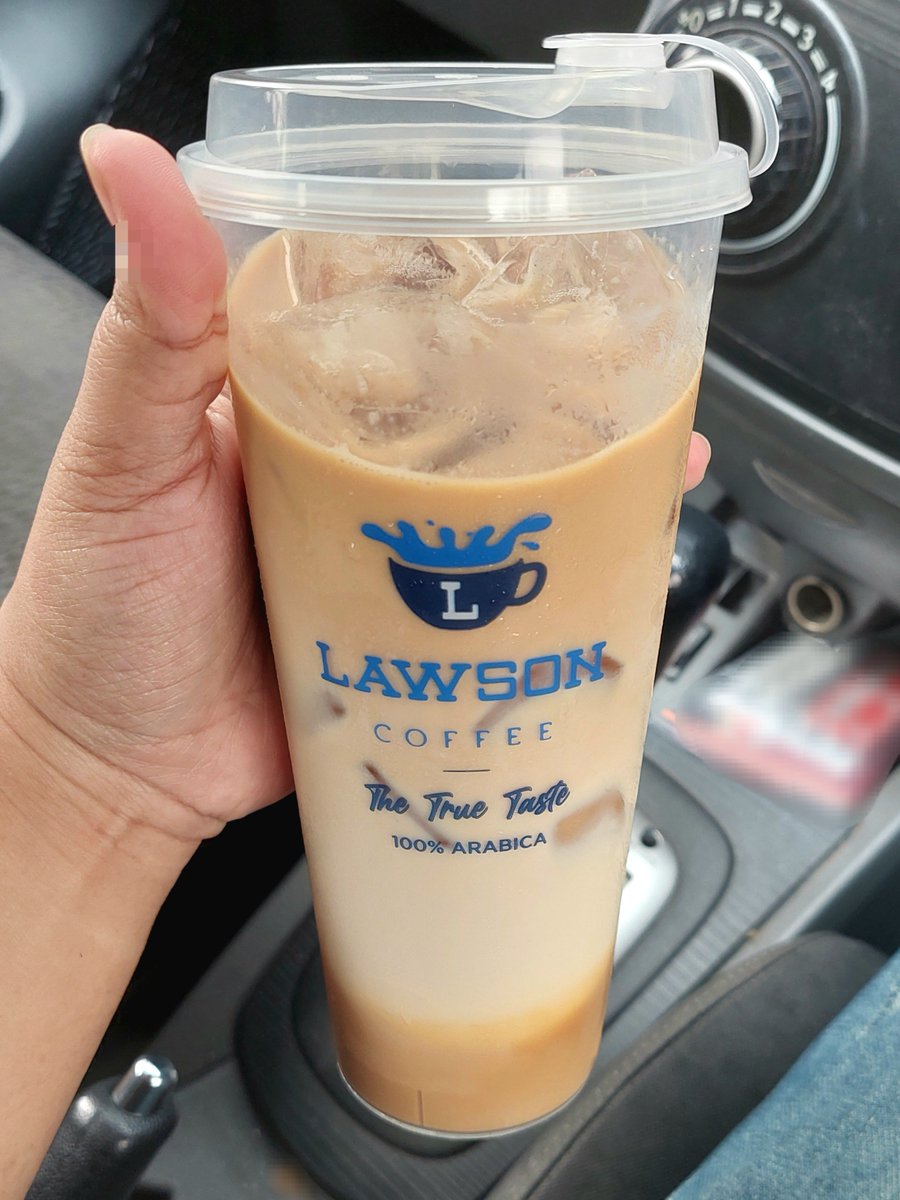 stberryorange's tweet photo. jajan terakhir di lawson sblm dia tutup😿 kalian udh pada jajan blom guysss? https://t.co/fjEQSugvH9