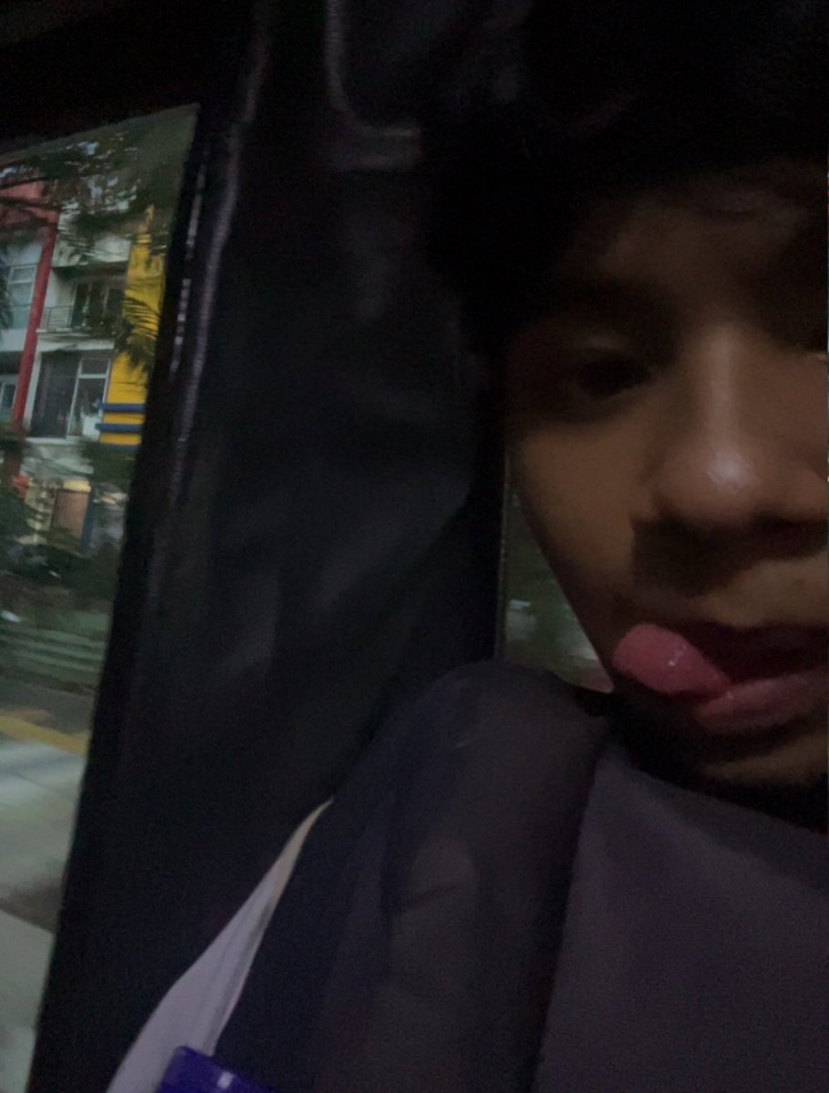 anothers1des_'s tweet photo. akhirnya pulang after 8 sks hari ini💔🥀 https://t.co/ByPAXy2b3t