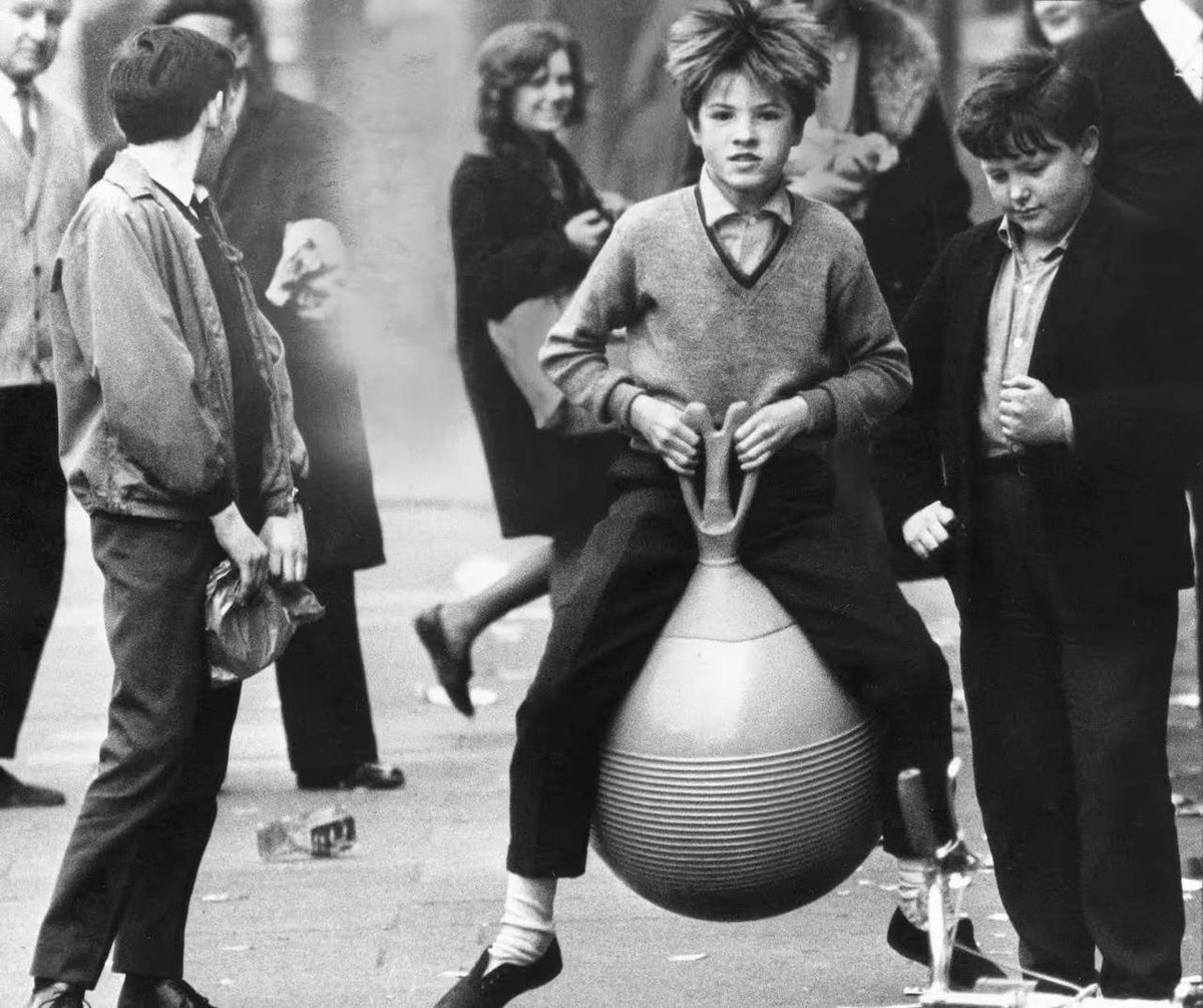 ExploringAlway's tweet photo. 🇬🇧12 year old Matthew Redmond makes his way down Stockport Road, Manchester, on his Space Hopper. April 1967 https://t.co/RnHwq3Vv1h