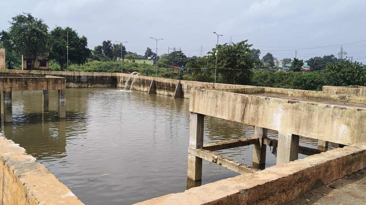 RaurkelaMC's tweet photo. Water is being filled into the temporary pond at Balughat today in preparation for the immersion ceremony of Goddess Gajalaxmi.

#pond
#festival #Raurkela https://t.co/kvlaji08uP