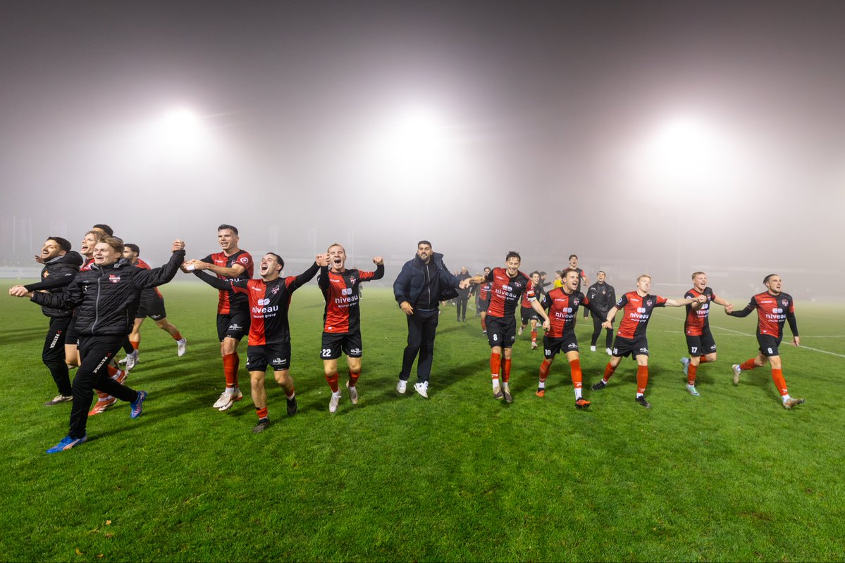 De_Treffers's tweet photo. Goedemorgen rood-zwarten! π΄β«οΈ
#treher #proshotsnl https://t.co/utjMpZDFRd