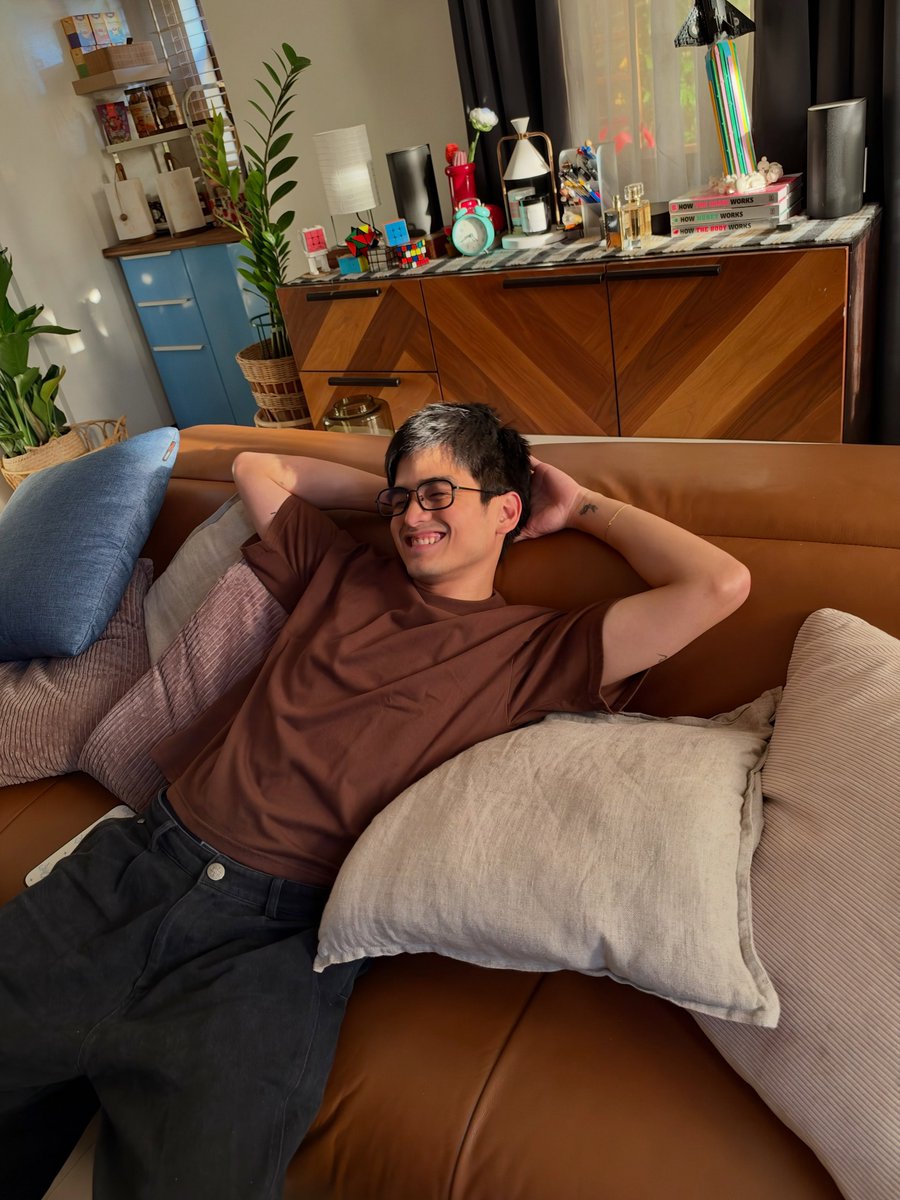 KapusoCrave's tweet photo. Will Ashley looks handsome in new photos. https://t.co/aM8PemGgwN