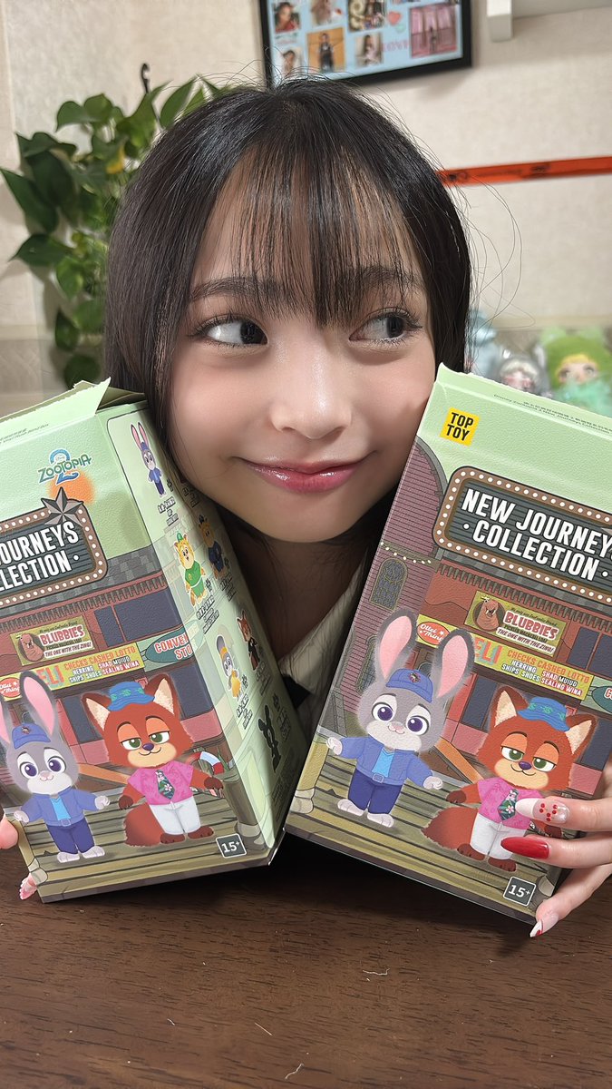im_annie1226's tweet photo. ズートピアブラインドBOX開封動画見てくれた？🦊🐰❤️💚
サムネ用の写真何枚か撮ったんだけど、歯抜けが丸見えで恥ずかしい〜🤣🙌
そして謎に目線外しちゅう〜👀笑
動画はこちら🔻💚
https://t.co/mwH0o9no1v https://t.co/d8J8QZhtOA