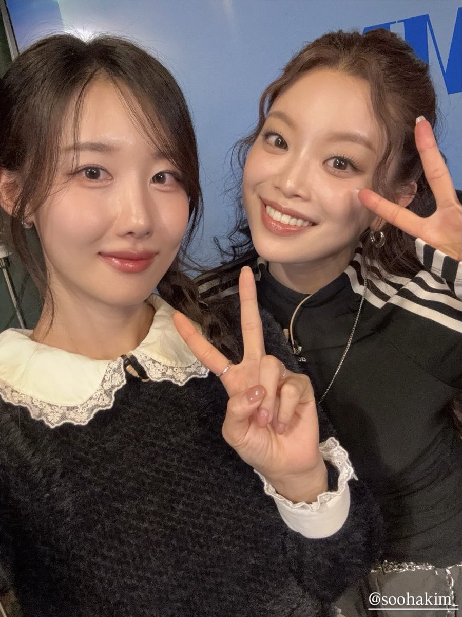 bbsh6h's tweet photo. 너무초미녀들이시다... 같작 제발 오라 ㅜ.ㅜ https://t.co/JYVI9HZGWJ