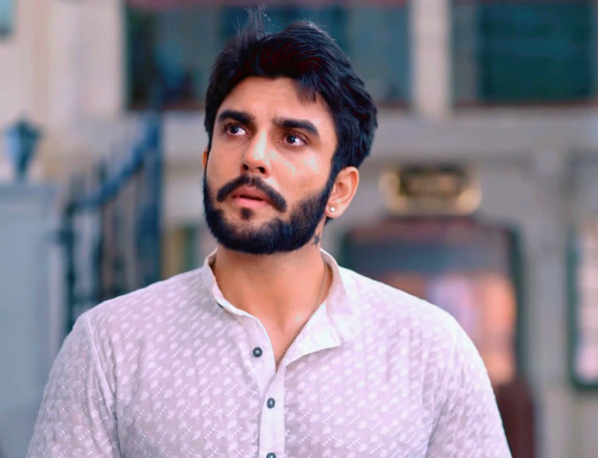 QueenInpearls0z's tweet photo. Ohh babyyy 😭 he deserves the world 
Neeta tera beta bhi khoon ke aansu ro ra ja london uske ansu saf kar 😌
•
•
{ #yehFitoorTera • #jeeya • #ishhandhawan • #debchandrimaroy } https://t.co/SzwTNROeiD