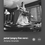 Photo by finlay ꕤ🦇 saw ariana (@remfinlay)