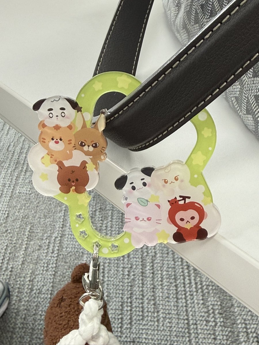 Picha_Bubble's tweet photo. pls kindly rt ♡

giveaway ☆
✧ the red line in bkk
☆ 127 star carabiner — 20 pcs/day ⭐️
☆ 127 keycap — 2 pcs/day ⌨️

📍 thammasat stadium
🗓️ sat 31 oct – sun 1 nov

จุดแจกและเวลาจะแจ้งให้ทราบอีกครั้งนะคะ 💚
ส่วนรูปน้อง keycapจะมาแปะเพิ่มในเธรดอีกทีนะคะ 🥹

มารับน้อง ๆ กันเยอะๆน้า 🫶🏻
#THE_REDLINE_BANGKOK
#NCT127_5TH_NEOCITY_BANGKOK_THE_REDLINE