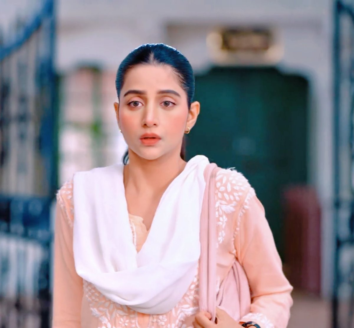 QueenInpearls0z's tweet photo. Sir akele nahi hai main hu unke saath 🥹🫶🏻
•
•
{ #yehFitoorTera • #jeeya • #ishhandhawan • #debchandrimaroy } https://t.co/5jojx0PW0G