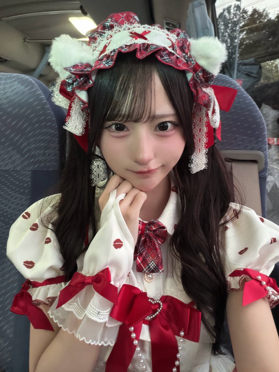 ayase_kotori_'s tweet photo. 「IDOL HALLOWEEN JAPAN 2026 Supported by Malymoon」ありがとうございました🎃🐱

朝からたくさん声出してくれてありがとうございましたっˆo̴̶̷̤ ̀  ̫  ́o̴̶̷̤ ˆ❕お陰でとーってもたのしかったです💘💘

ハッピーハロウィン(イブ)ということでにゃんことりでした🐱かわいかった〜❔ https://t.co/087iCBU0mX