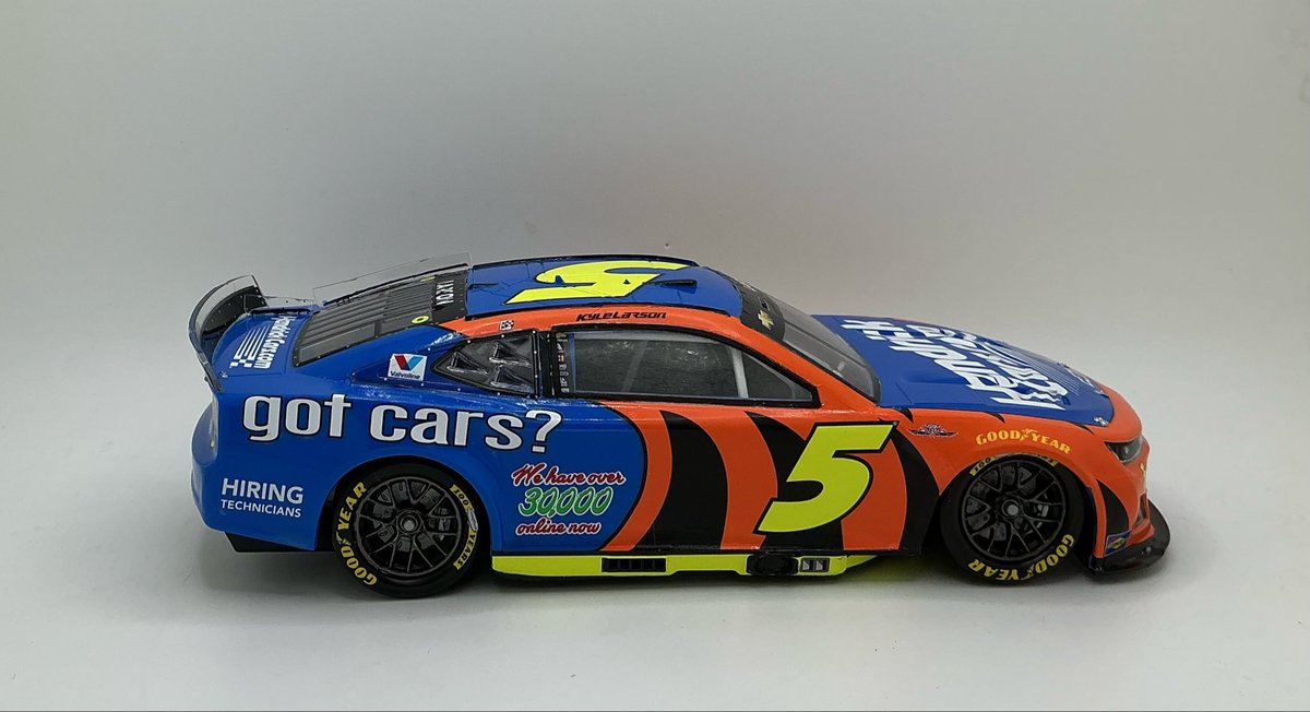 RomineStevens's tweet photo. Martinsville race weekend! πππ
Bringing some Tony the Tiger nostalgia to NASCAR with my build of Kyle Larsonβs #5 https://t.co/sNuDDGmYjl Chevrolet!
Love the blue-and-orange tiger-stripe paint scheme!
What do you think of this throwback?
#KyleLarson #Martinsville #NASCAR #California
