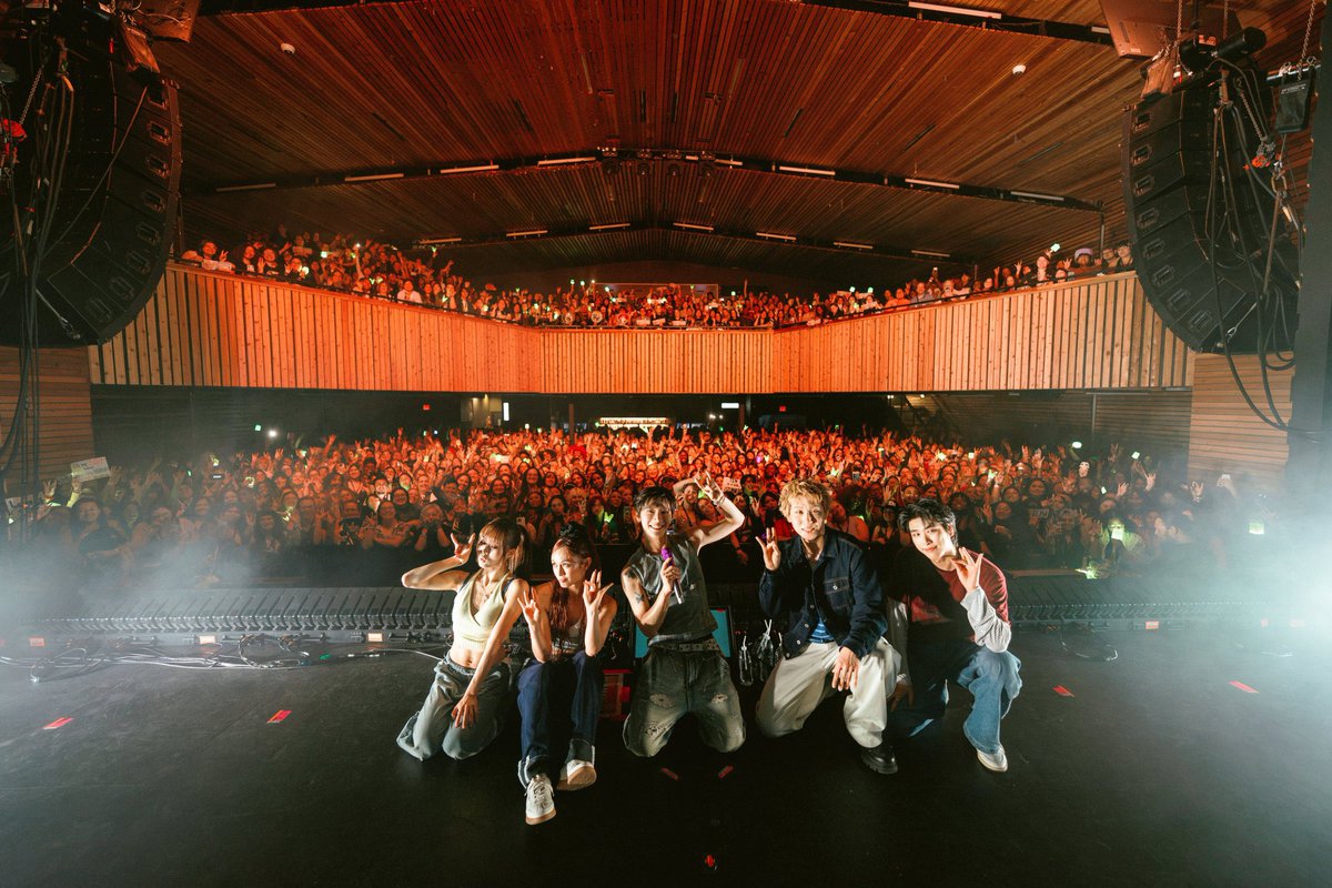immie___'s tweet photo. sm ซ่อนไว้ตั้ง 10 ปี พอหลุดพ้นออกมา ไปเมกาโชว์เดี่ยวครั้งแรกได้ขนาดนี้ก็โคตรเก่งละ 5-6 เดือนเองมึง อันนี้ไปชิม ๆ เฉย ๆ หลังจากนี้ของจริง 😜🤪 https://t.co/MIeh5BioQ6
