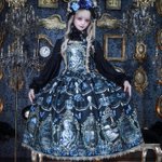 Photo by RoyalPrincessAlice (@R_P_Alice)