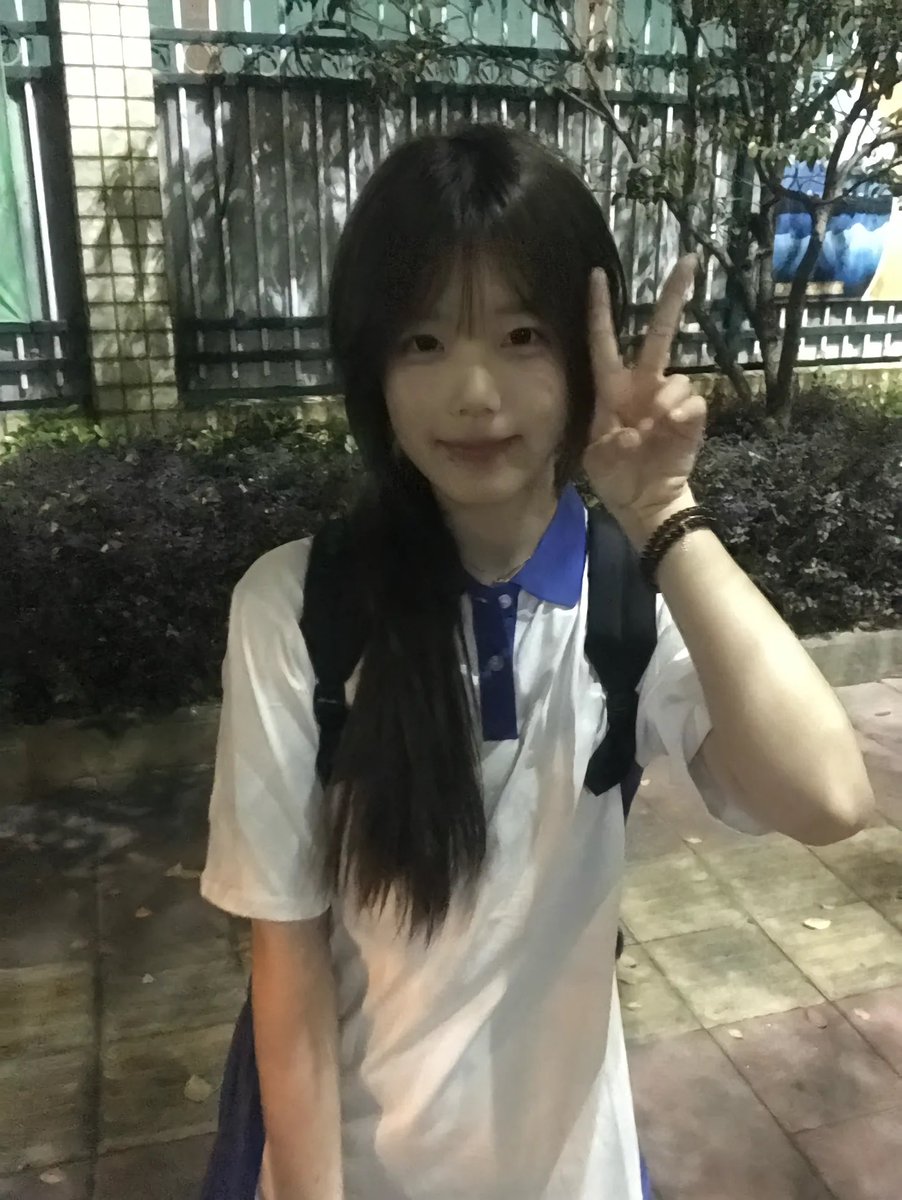sioblkskasee's tweet photo. 高中生  我真的不要🚪啊

真的给b看  不信你试试！

我真是女菩萨啊啊啊 https://t.co/nFUVt14pDv