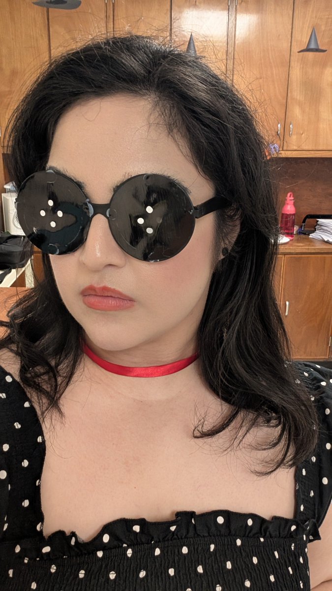 _ningyo_'s tweet photo. Other Mother was mothering today.

Things I was also called: Other Mommy, Mutha.

By this point some of the marker scratched off my buttons. I couldn't find real round glasses, so homemade was fine. 😂🧵🪡 https://t.co/5xK7cdJbY6