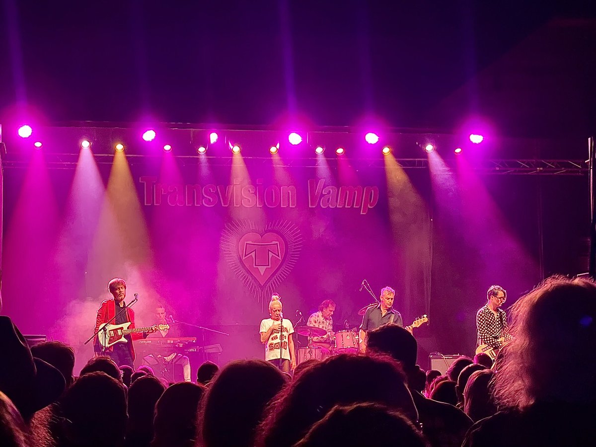swan8inspires's tweet photo. @THEWENDYJAMES Epic night. Thank you @THEWENDYJAMES I waited 37 years for this and you and the band didn’t disappoint. #Velveteen #BornToBeSold #TransvisionVamp #Birmingham @O2InstituteBham https://t.co/vent6sRmr6