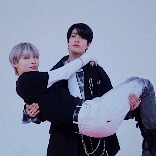 wayokyu's tweet photo. when jake used to hold ni-ki like a baby 🥹need them to recreate this again 😭 https://t.co/rAcDVJIogb