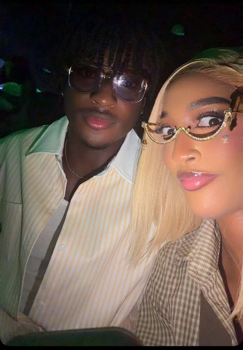 Gabbyreview's tweet photo. Awwwn chemistry department to the world.. bluvo to the universe 
#BBNaija https://t.co/J5wtEKPTGu