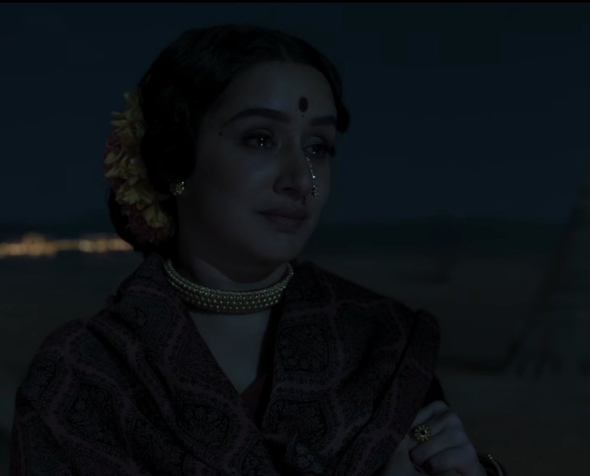 shraz_apologist's tweet photo. SHRADDHA KAPOOR’S EYE ACTING IN THE EETHA TRAILER??? hello??? she didn’t even need to speak a single word, the eyes did all the talking 😭😭😭 the sheer intensity and pain in her gaze is literally giving goosebumps. she is an ACTOR actor. 🧎‍♀️🔥 https://t.co/fl91Qe2fuk