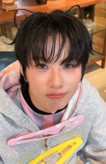TopicsSave's tweet photo. @TopicsJiwoo *paws at you* yuk bonding
*paws at you* jumatnya nungguin sabtu aja
*paws at you*
*paws at you* https://t.co/8scABzH5qJ