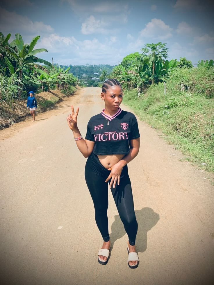 joycee_a0's tweet photo. What do you hear about trenches, babe? https://t.co/Sqhe3ROSn6