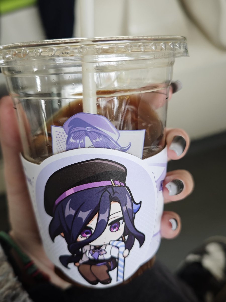 wLNYp94k1GJbFZJ's tweet photo. 最近、牌（カード）とチェーン（ネックレス）でちょっとした遊びをしてみた。でも内疚（チキン）になって、内緒（ナイショ）で酪乳（ラクト）のドリンクを飲んで気分転換， https://t.co/NTjhZrQ65g