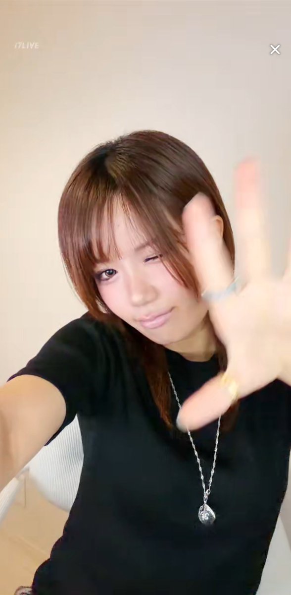 KMS_N16's tweet photo. 初、ガルになりました❗
キヨウォ❓🦋🥰
#井上せら #推せ推せおせら
#シンガーソングライター
#17LIVE https://t.co/y8g5bvnDGX