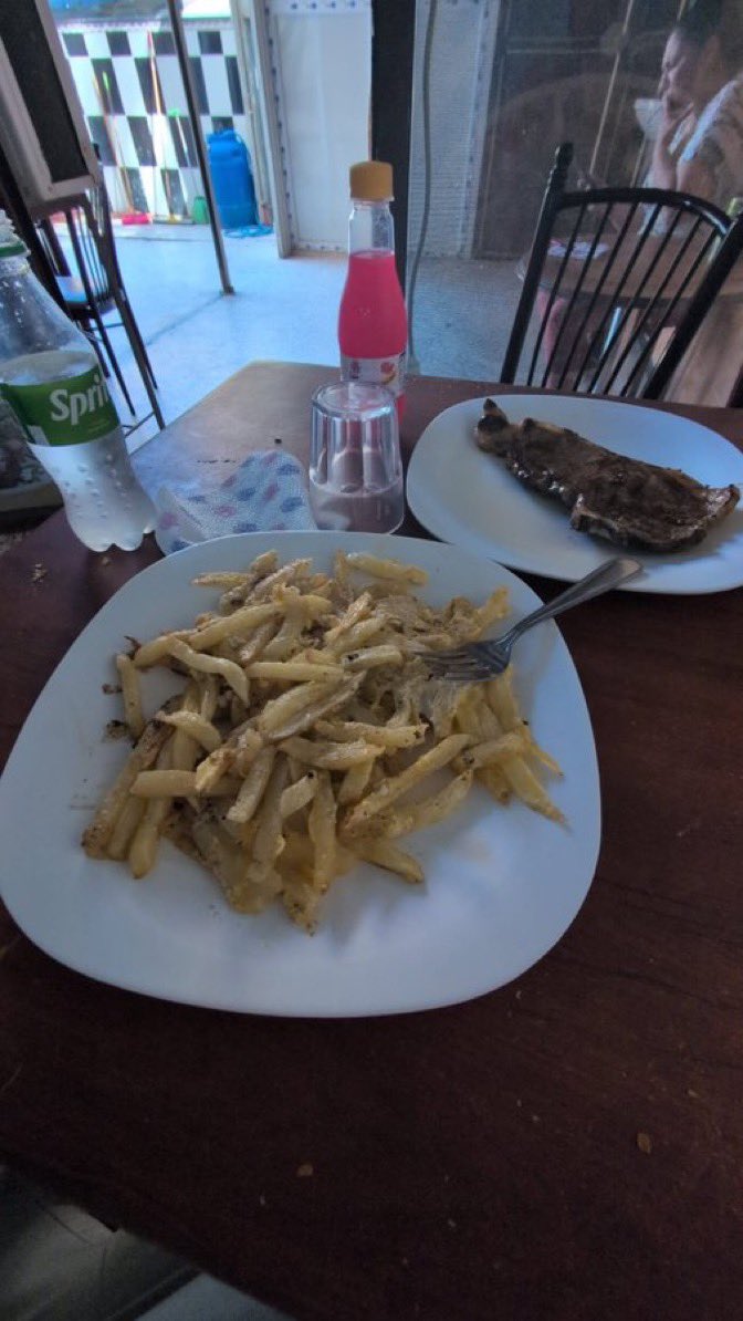 mvndibusauvage's tweet photo. « On mange bien en Algérie »

Average plats algériens  🇩🇿 : https://t.co/iSoqtBhSNr