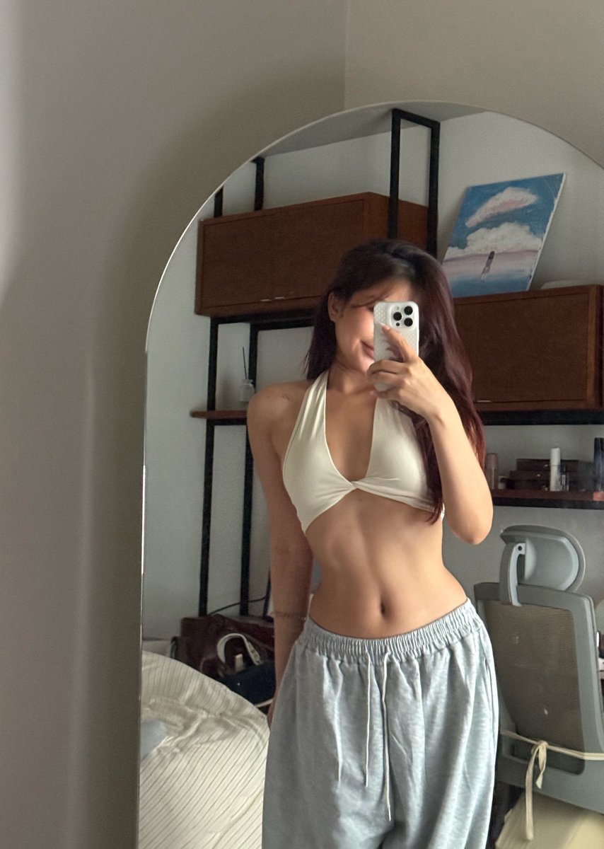 missp_mystaery's tweet photo. ขอมาเป็นพี่สาวอายุ 30+ women to women version นะฮะ 🤲🏻 

🤍 self love สำคัญที่สุด รักตัวเองมากๆๆ พอเรามีความรักให้ตัวเองมากพอเราจะรู้คุณค่าและความสำคัญตัวเอง รู้ว่าอะไรควรได้รับ และอะไรที่ไม่จำเป็นกับชีวิต

- ปรับ mindset ดูแลตัวเอง ภายในภายนอกให้อยู่ในจุดที่พอดี
- เรื่องความสวยงาม บางจุดอย่ารอให้อายุเพิ่มขึ้นถึงจะเริ่มดูแล มันไม่ทัน 😔
- ดูแลสุขภาพตั้งแต่เนิ่นๆ ออกกำลังกายอะไรก็ได้ ทำให้สม่ำเสมอ
- ปรับอาหารการกิน กินตามใจปากได้แต่บาลานซ์กับการกินของที่ดีต่อร่างกายด้วย
- มีเงินเก็บฉุกเฉิน***