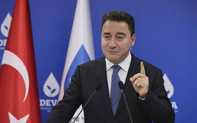 politicturk's tweet photo. Ali Babacan:

"Listeyi açıklamazsanız, dolandıranın yanına kalırsa bundan sonra Türkiye'nin sermaye piyasalarına asla yatırım olmaz." https://t.co/iFjpN0NUMK