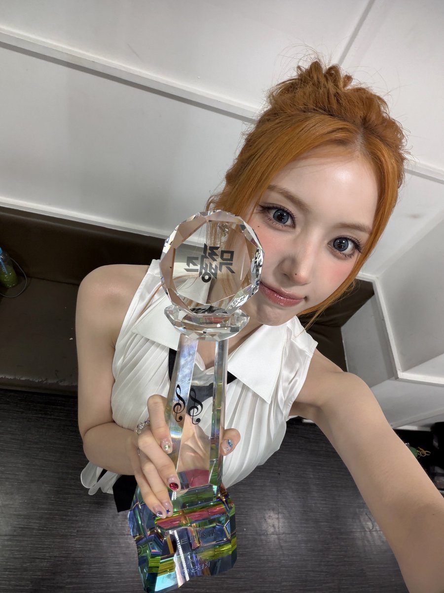 nmixxpics_'s tweet photo. 261031 🐶🫧 https://t.co/lcrcsBe8e7
