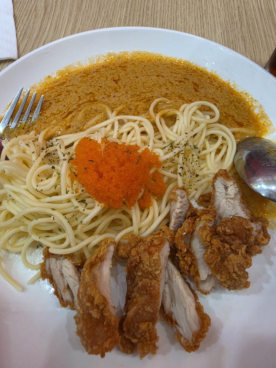 niphameas's tweet photo. สปาเก็ตตี๋ตี๋ซอสมันป๋อ vs สตรอเบอร์รี่มาร์ชเมลโล่เค้ก

พี่วาวาคนนี้โฟกัสแค่ของกินกับผลงานที่ตี๋ตี๋ป๋อพรีเซ็นต์นะคะ

ข่าวดราม่าทำไรพี่ไม่ได้😄

เดินด้วยกันต่อไปนะ cool guys💙💜
@twnpich @porsuppakarn
#teeteepor https://t.co/dPtNdjLm5v