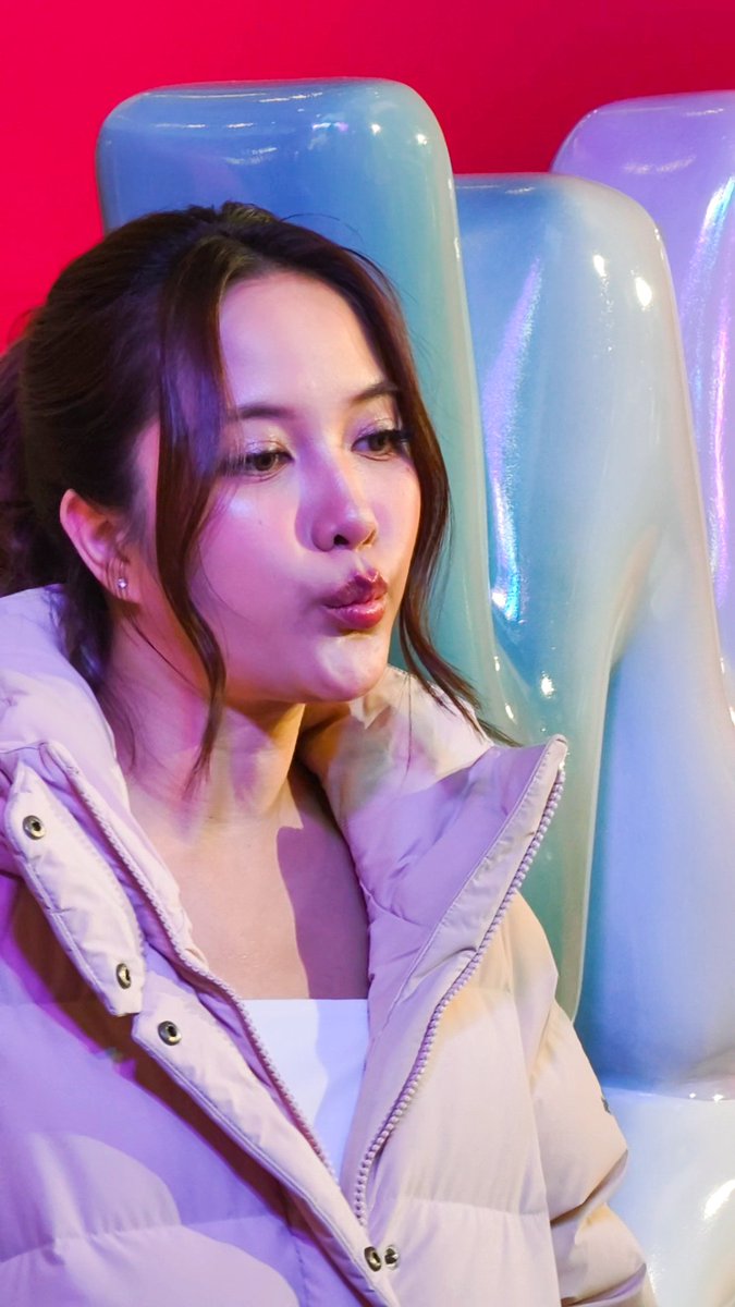 earnznNK's tweet photo. อะไรนิ 5555555

#ColumbiaAMAZE #srchafreen‌ 
#WildlySoft #AMAZECollection
#PufferJacket #Puffer
#EngineeredForWhatever https://t.co/jr37ekcVHj