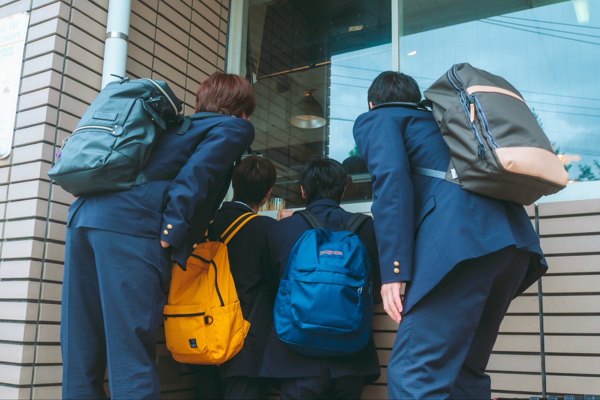 dramal_abc's tweet photo. #修学旅行で仲良くないグループに入りました ２
🚌第3話10月31日深夜1時💨

今週はロングPRが残した謎TOP4
4人がみた衝撃の光景があきらかに…

TVerで第２話見逃し配信中
🔗 https://t.co/l3YvZ2dXox

第3話 10月31日(土)深夜1時
#ドラマ修学旅行 https://t.co/HS3CRjTMVw