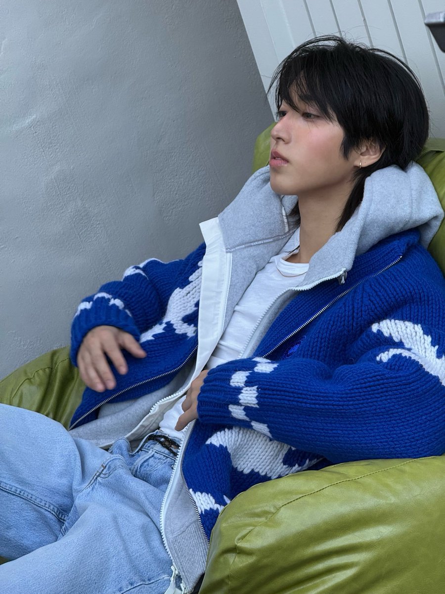 misoversae's tweet photo. IS HE INSANE???? https://t.co/Iv2v2KPnR5