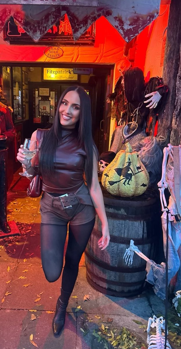 Wakers73's tweet photo. Happy Halloween Eve 🎃 🔥 https://t.co/zqyP3tr0ZE