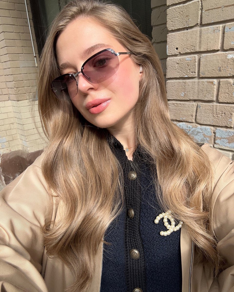 Calistaahhe02's tweet photo. The weather is so nice https://t.co/MC2296t8N5