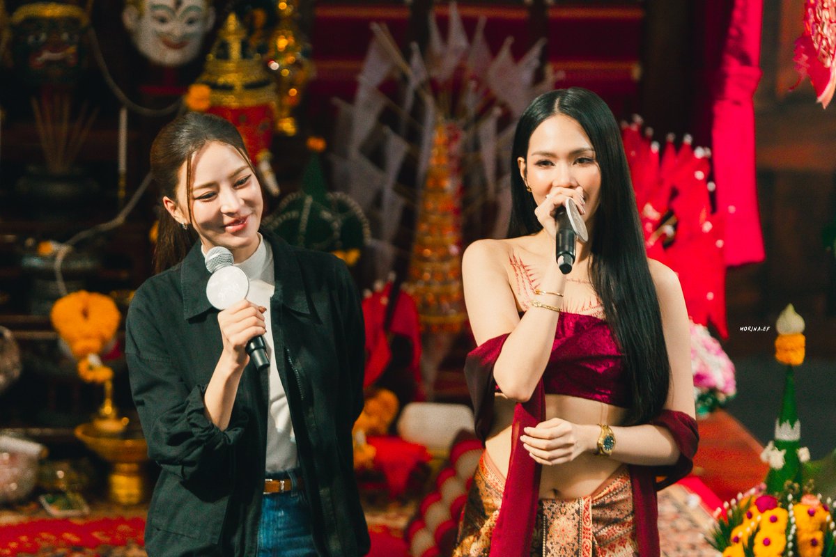 morina_ef's tweet photo. ได้ฟังเพลง ได้พบแม่ครูบุหลันและหมวดภีม~ 

SIAM CENTER X KHOMKHLANG 
#SiamCenterxPuinoonBint
#PuinoonBint https://t.co/TfOv5LgOvv