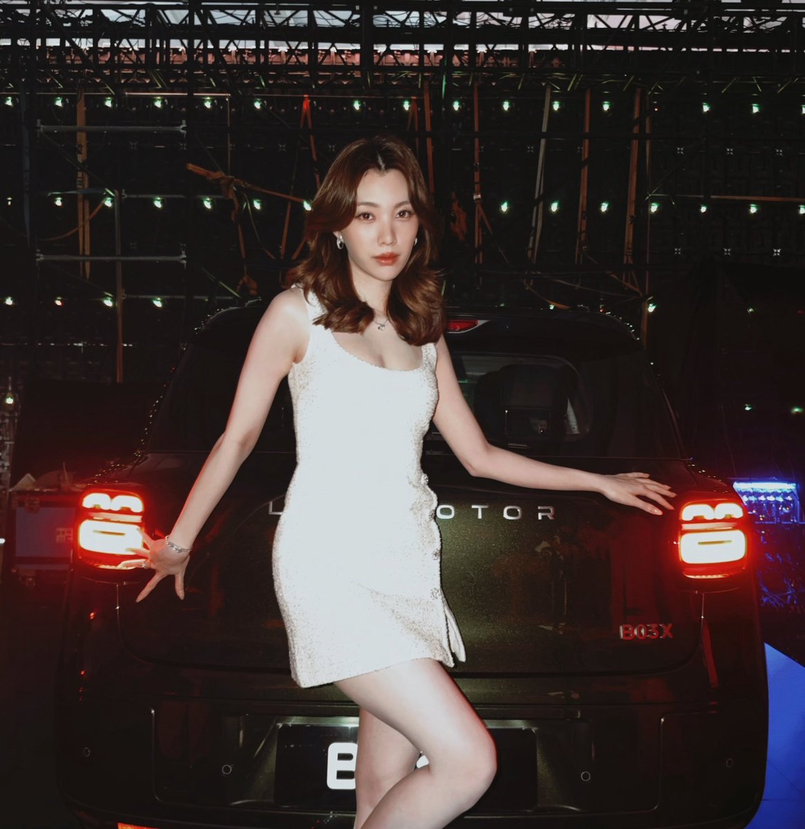 ImIm1127585's tweet photo. She's only 24, and she's achieved so much success, and her education 😎
ORM KORNNAPHAT BRAND AMBASSADOR &amp; FIRST OWNER 🚙💚

ORM BA LEAPMOTOR B03X
#OrmSMILEwithB03X
#OrmKornnaphat‌ #ออมกรณ์นภัส‌ https://t.co/4Fp8Npffsj
