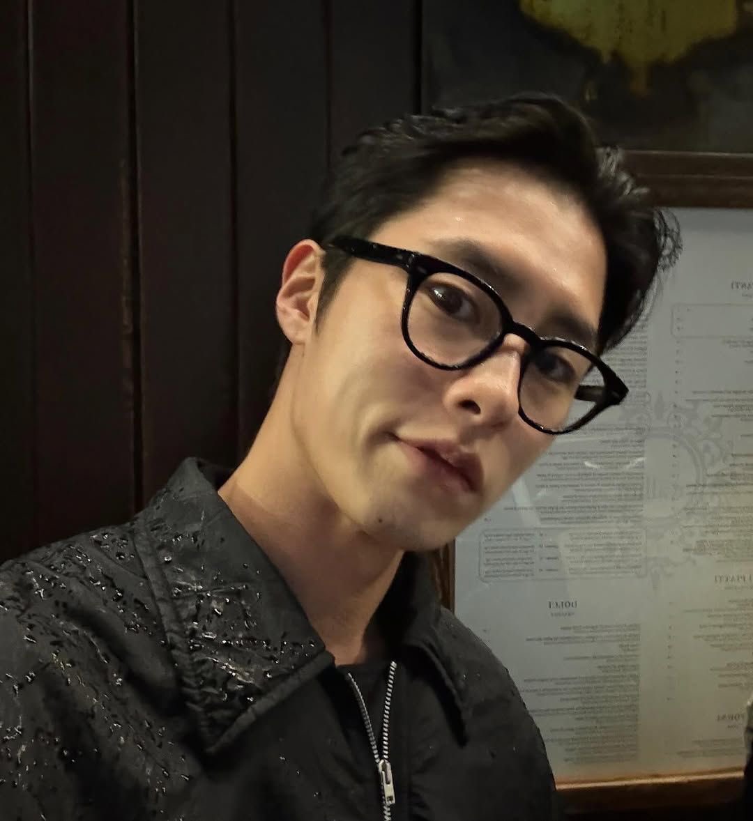 folkJAEWOOK's tweet photo. hi besok weekend https://t.co/oCWWNmVU60