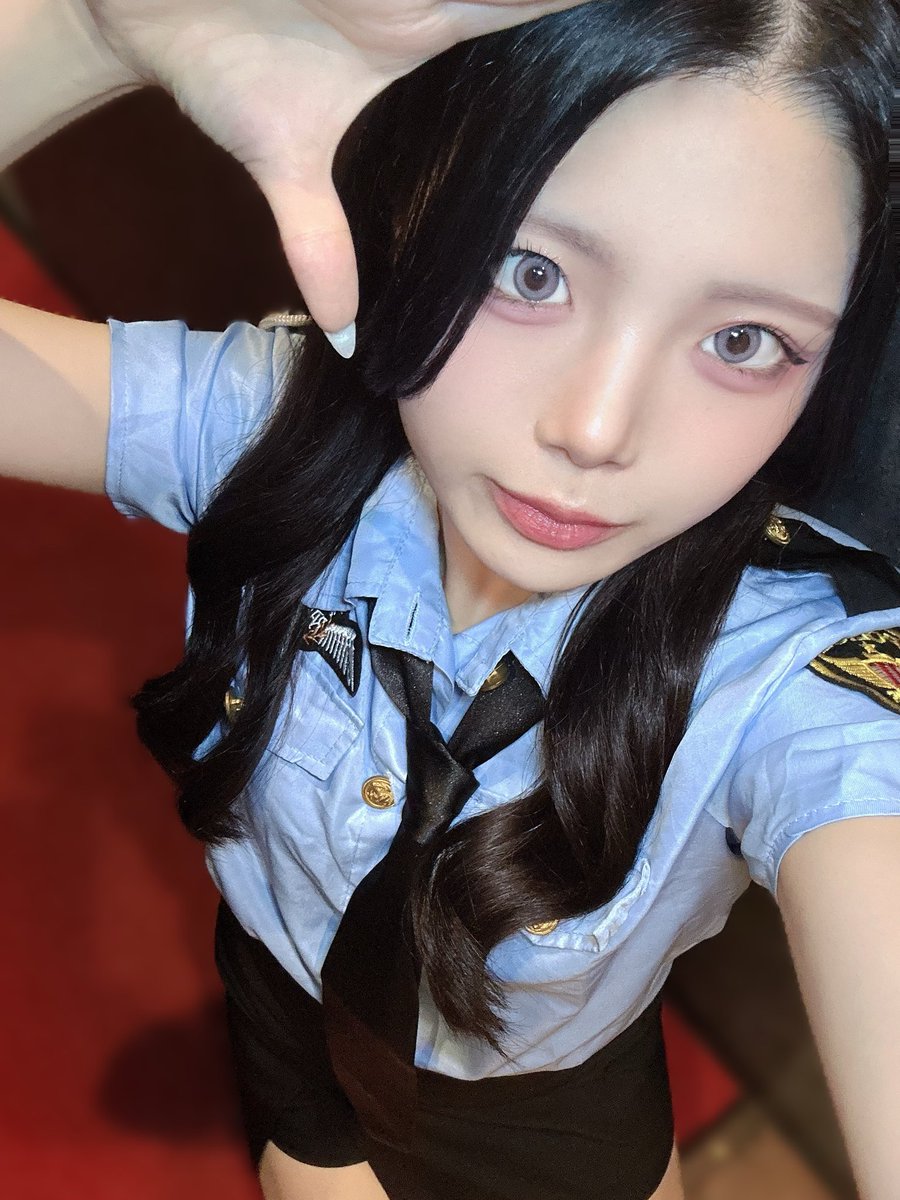 mitsu_1126_'s tweet photo. お菓子くれなきゃタイホしちゃうぞ！
 #コンカフェ  #自撮り界隈 https://t.co/nQ5fas8SWM