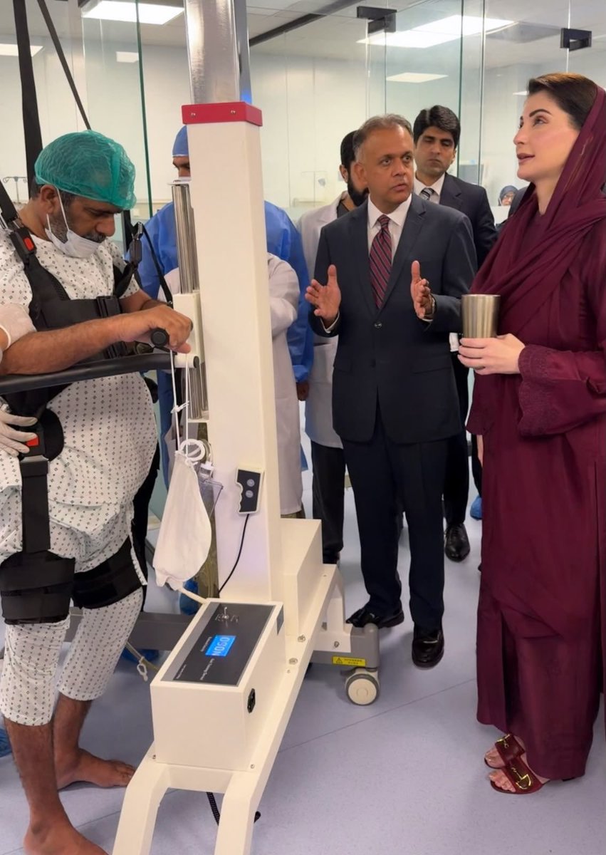 RajaZain1111's tweet photo. CM @MaryamNSharif met a 42-year-old stroke patient who is recovering after receiving the life-saving TNK injection free of cost at a Punjab stroke centre. Alhamdulillah, timely treatment saved a life and gave a family hope. https://t.co/1BMPZR2pa7