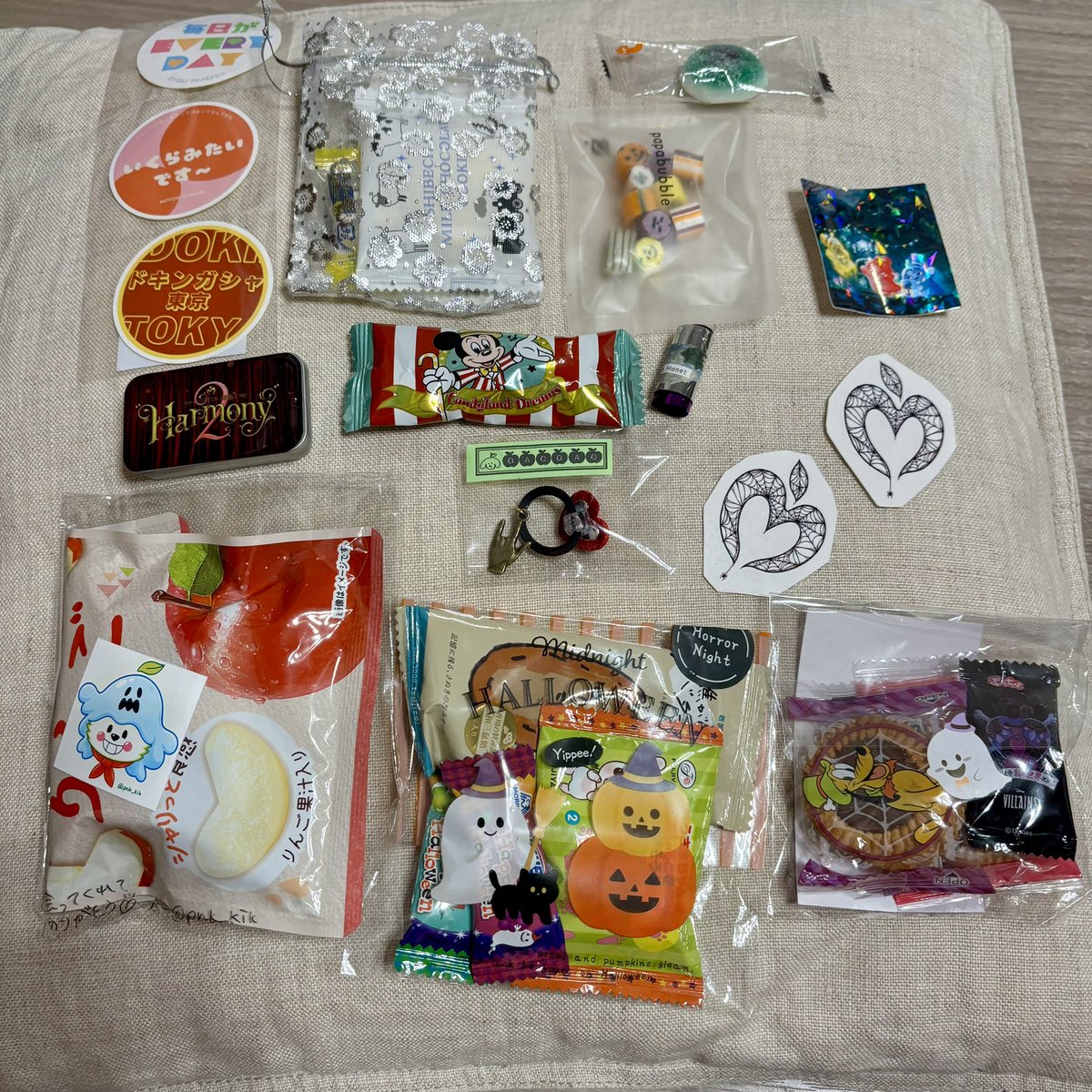 mrsmelaverde's tweet photo. 昨日会ってくれた皆どうもありがとう!!
最近FFさんたちに会うのがライブの目的の1つになってる🤭💕
昨日は昼にビール、開演直前にレモンサワー飲んじゃった🍻
飲んべえな自覚はあるけど実はライブ前は初w
会場着いてからずっと楽しかった〜😆 https://t.co/JqS08ww4tH