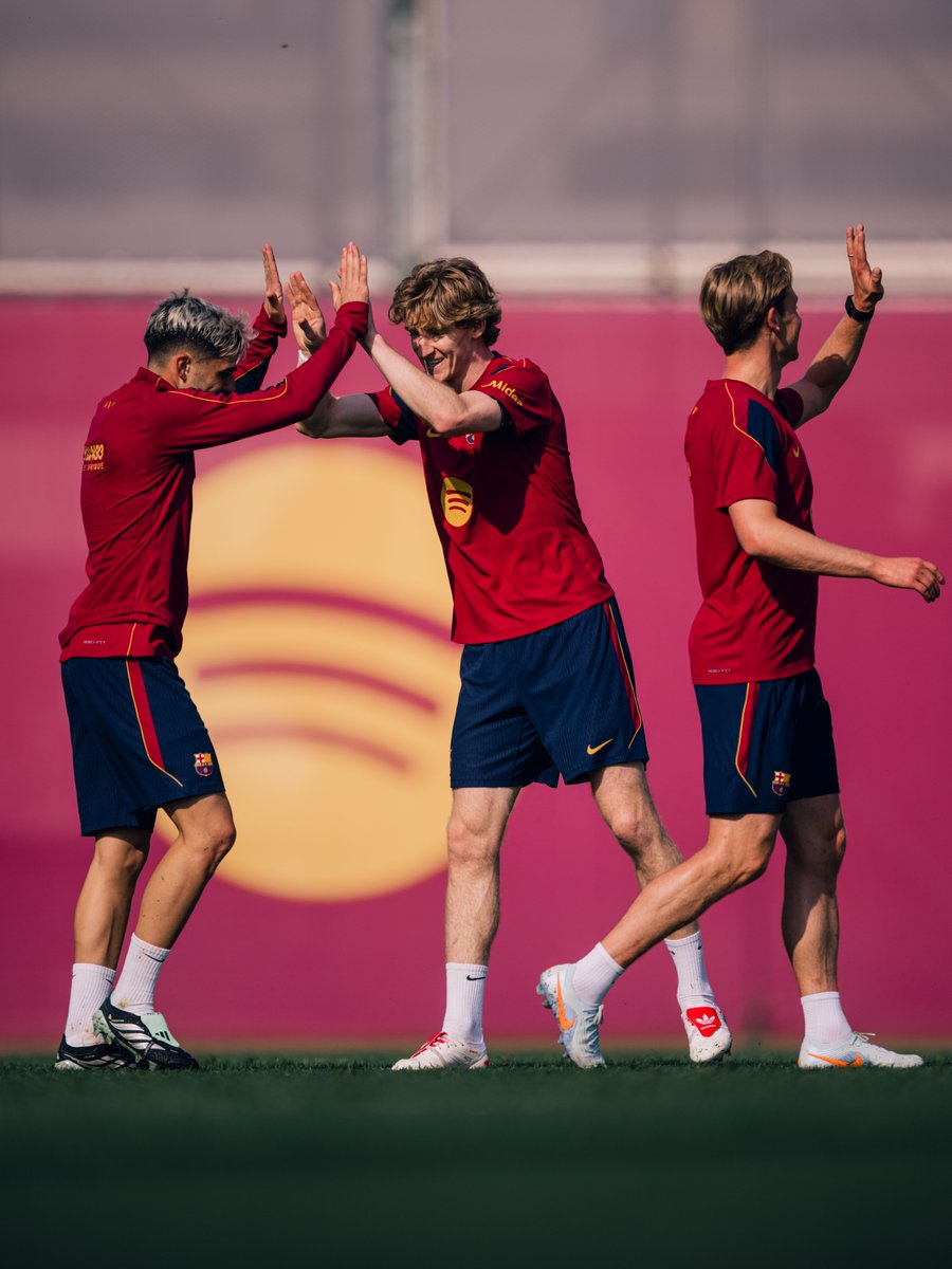 FCBarcelona's tweet photo. Better together. https://t.co/Gom1MN2mJm