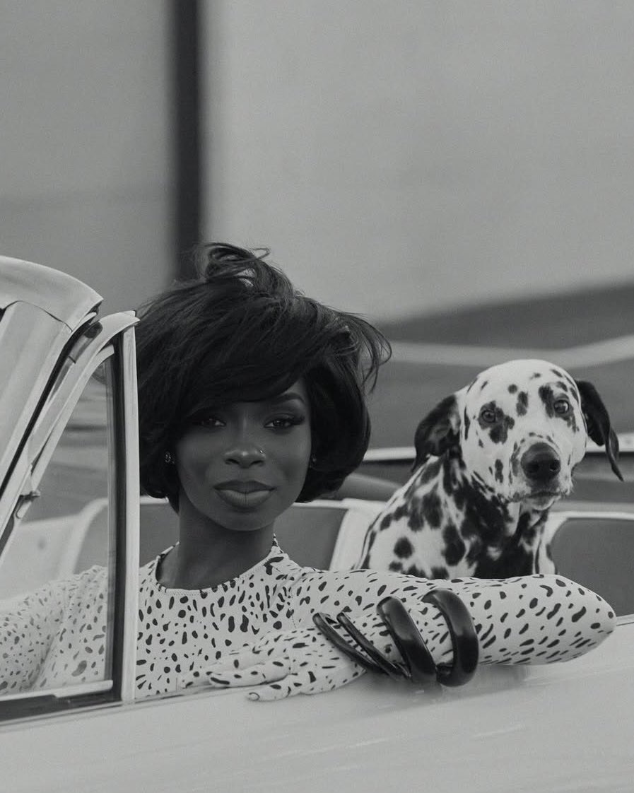 blacktwiterthrd's tweet photo. Olandria as Naomi Campbell for Halloween. https://t.co/jR4ZmMDToM