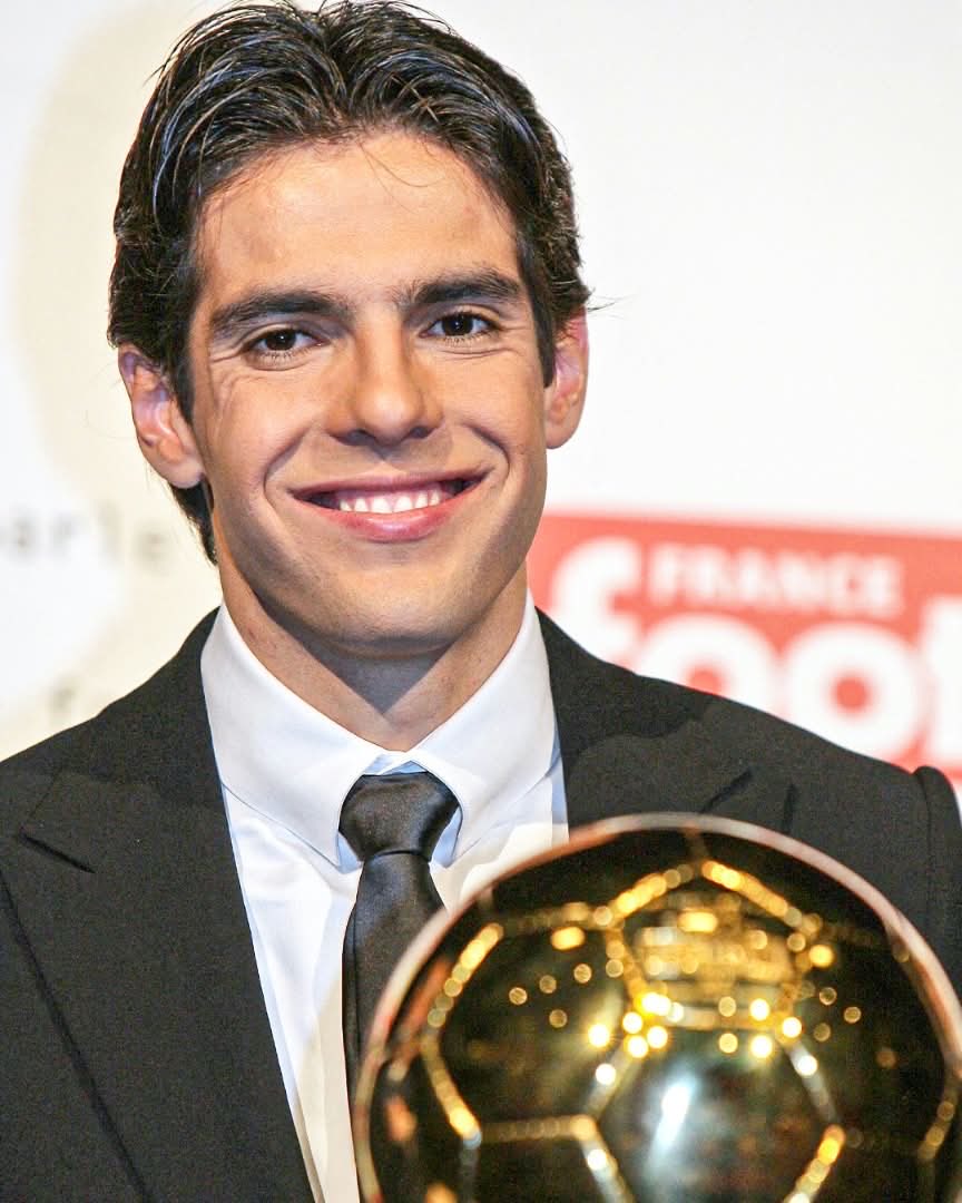 MatchCrack's tweet photo. It's been 19 YEARS since a Brazilian lifted the Ballon d'Or. 🤯🇧🇷
 
Kaká in 2007 was the last. Since then? Nothing.
 
Ronaldo, Rivaldo, Ronaldinho, Kaká... and then the drought began. 😳
 
Who breaks the curse for Brazil? Drop your pick below! 👇 https://t.co/BRCZ1IMryb