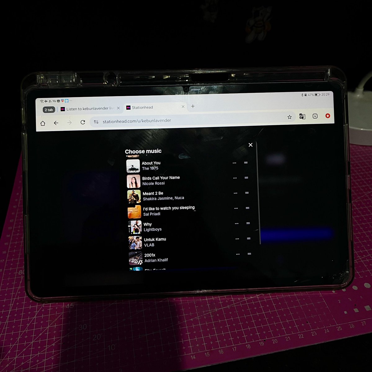 kebunlavender's tweet photo. streaming party Birds Call Your Name sambil ditemenin Sebotol Good Day lagi🥰

Yuk join streaming party-nya di sini:
https://t.co/6LAz6il7uI

#NicoleRossi
#BirdsCallYourName
#BirdsCallYourNameOutNow 
#FattahSyach 
#FattahMakesItAGoodDay https://t.co/HsAFrz6P1L