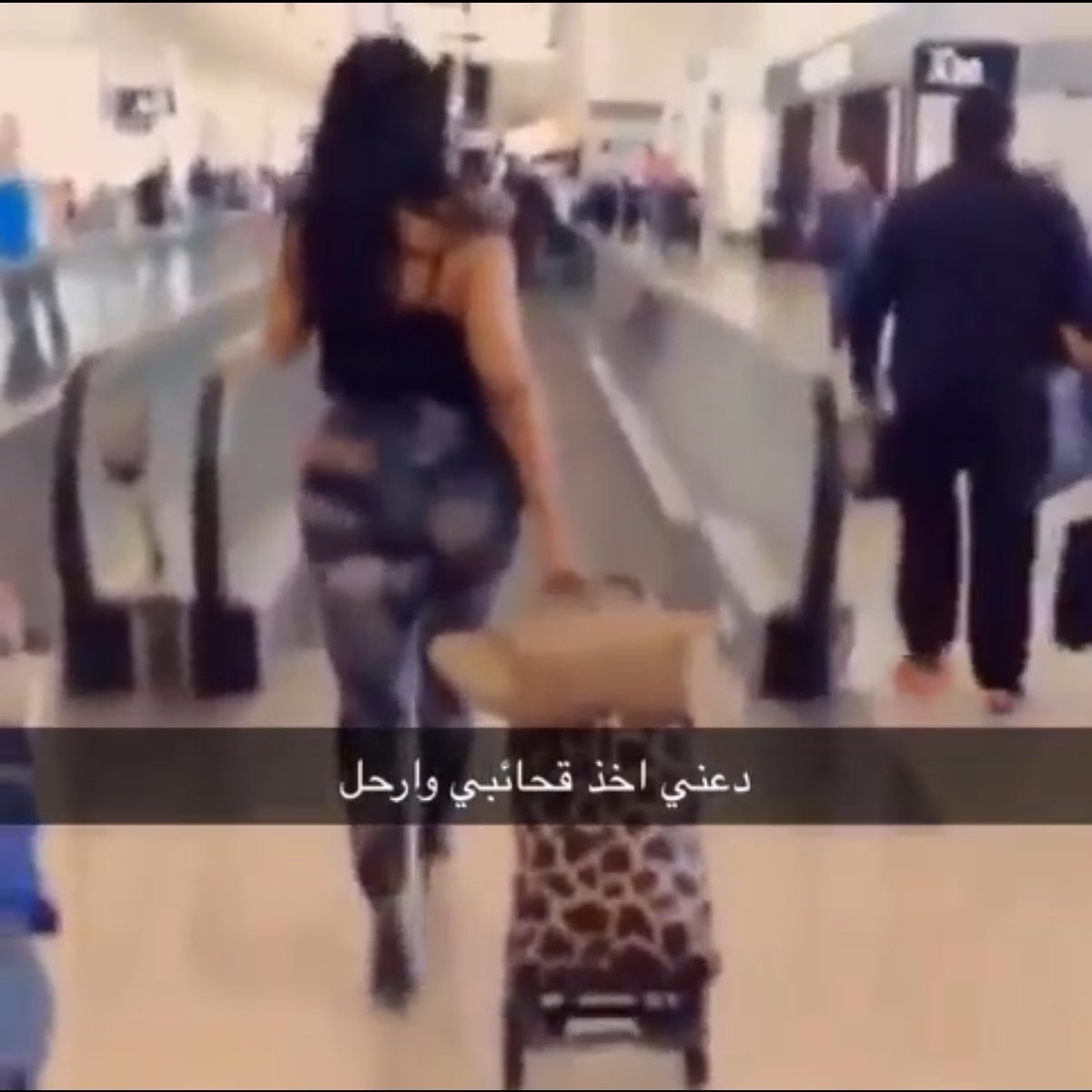 urfavlody's tweet photo. انا اول ماتجيني الفرصه اني اهرب من المجتمع الذكوري https://t.co/S0doz2xq6A