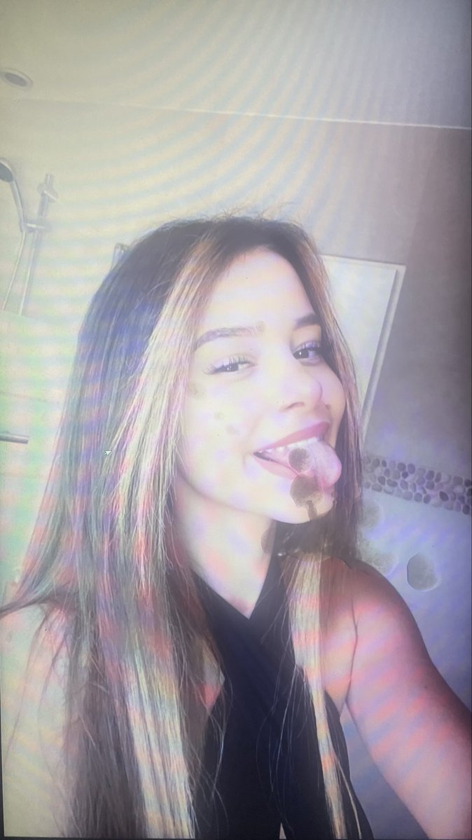 shinyFR_'s tweet photo. Encore une fois Léa elui a gouté mon cum, me revoir ejac sur elle en vidéo m’excite trop https://t.co/cAM8qHQpoX