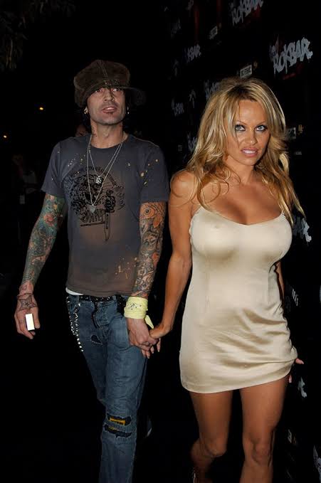 MisssMoooon's tweet photo. Pamela Anderson &amp; Tommy Lee  The couple whose private tape became one of the biggest scandals of the 90s. https://t.co/qpXPag8EXM
